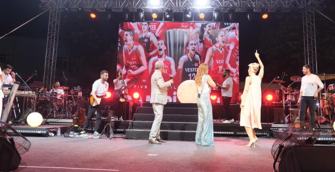 Filenin Sultanları tarih yazdı   – * Çeltik Festivali’nde konserde, Edirne’de ise dev ekranda izlenildi –