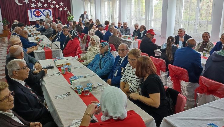Gaziler ve şehit ailelerine Atatürk’ün sevdiği yemeklerden ikram ettiler