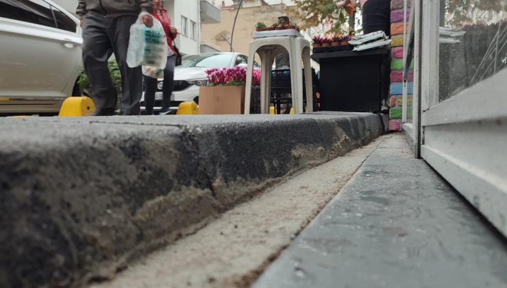 Kaldırım kapıdan yüksek olunca su basması kaçınılmaz oldu