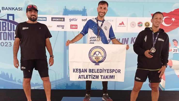 Ahmet Tek İstanbul Avrasya Maratonu’nda şampiyon oldu