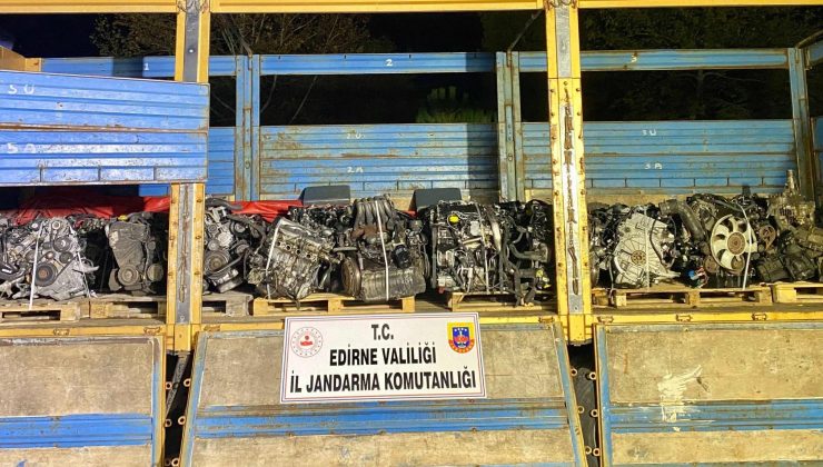 Gümrük kaçağı araç parçaları ele geçirildi