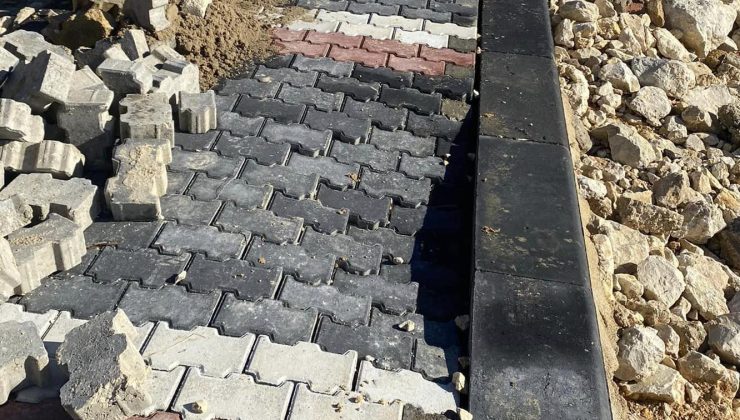 Yeni kaldırımlar çökmeye başladı