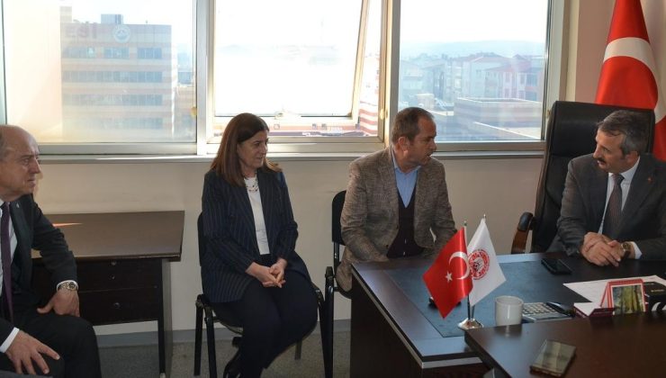 Vali Sezer, Muhtarlar Derneği ziyaretinde net konuştu: “Tespit ettiriyorum; yıkarım ve muhtarlıklara da soruşturma açarım”
