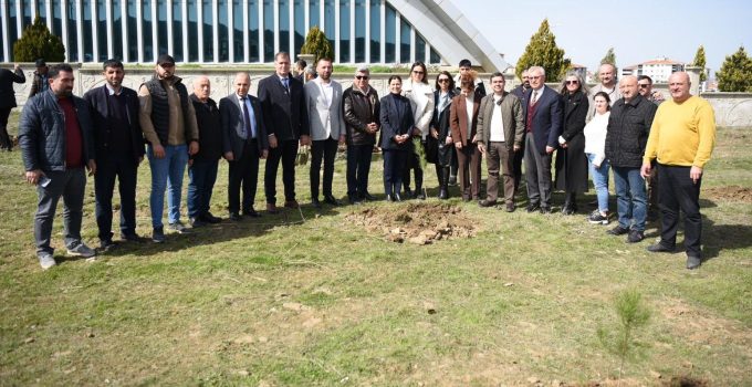 Covid 19 salgınında mücadele eden sağlık çalışanları anısına fidanlık oluşturuldu