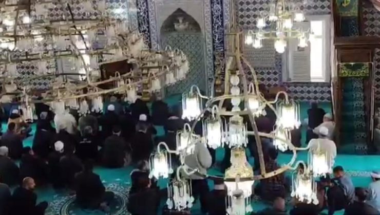 Cuma vaazında cemaat dolandırıcılara karşı uyarıldı