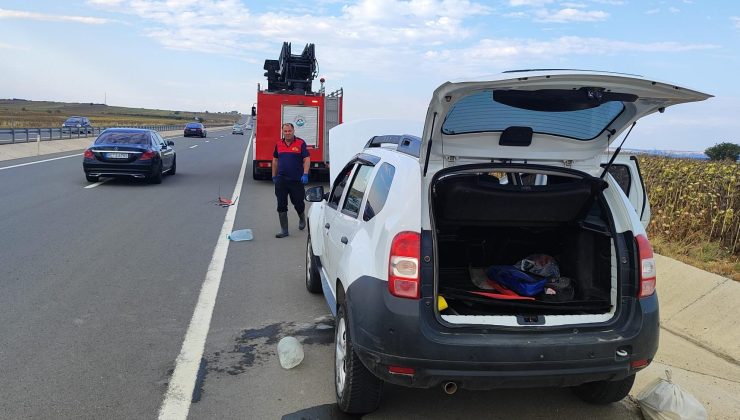 Otomobilde çıkan alevler itfaiye ekiplerince söndürüldü