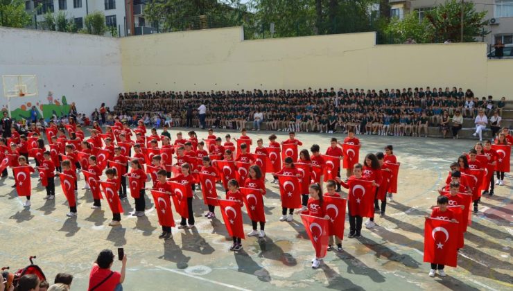 Öğrencilerin gösterileri ilgi ile izlendi