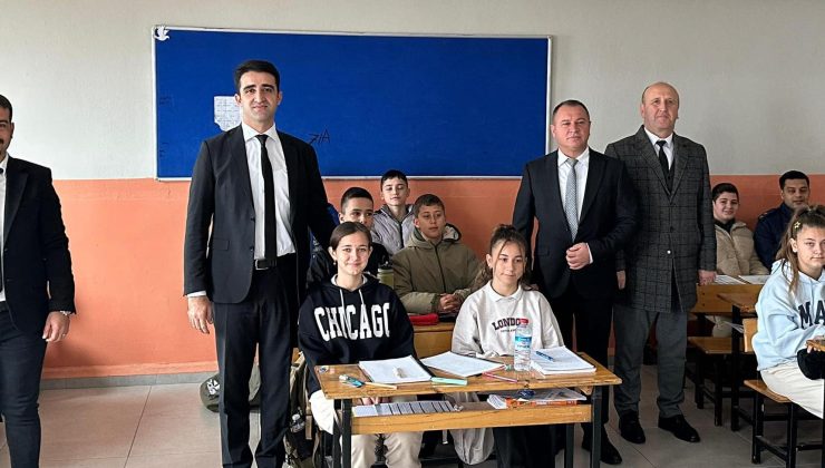 Kaymakam Sevgili, öğrencileri dinleyip sorun ve taleplerini aldı