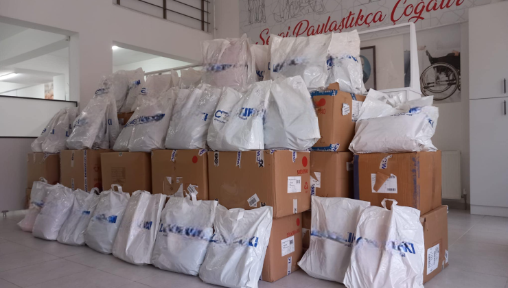 İpsala’da her bir öğrenciye mont, kazak ve pantolon desteği…