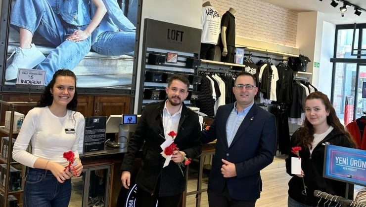 Zafer Partisi gençleri Kadınlar Günü’nü kutladı