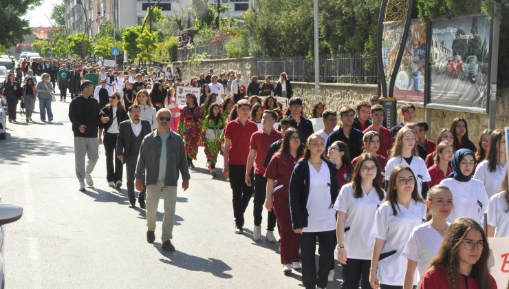 Gençlik Haftası kortej ile başladı