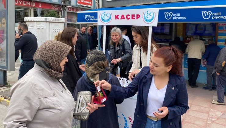 MHP’li kadınlar Anneler Günü’nü kutladı
