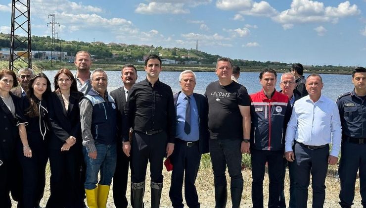 14 Mayıs Dünya Çiftçiler Günü’nü çeltik tohumunu toprakla buluşturarak kutladılar