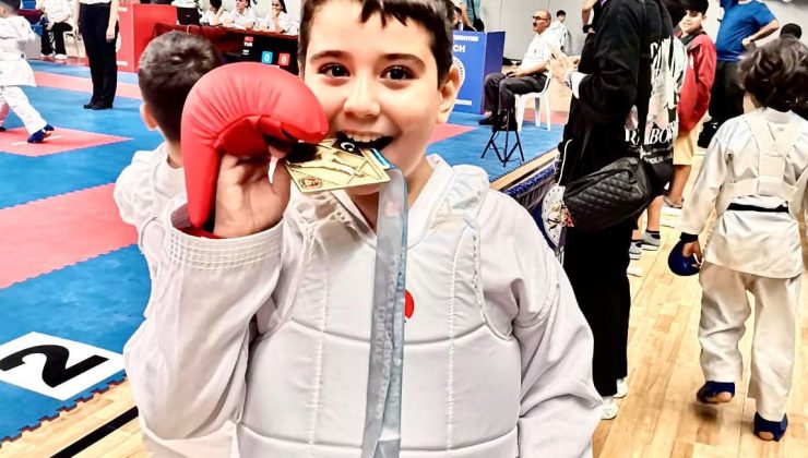 Türkiye Minikler Karate Şampiyonası’nda yarışan Yusuf Çınar Günay Türkiye Şampiyonu oldu