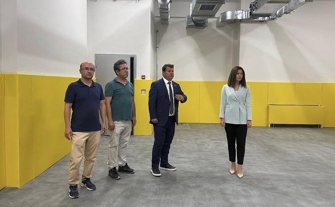 Ayağının tozuyla çalışmalara başladı