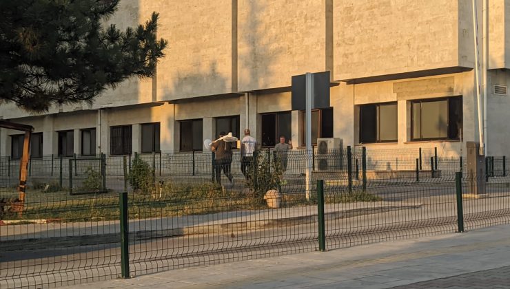 Gündüz sıcak, gece sinek…