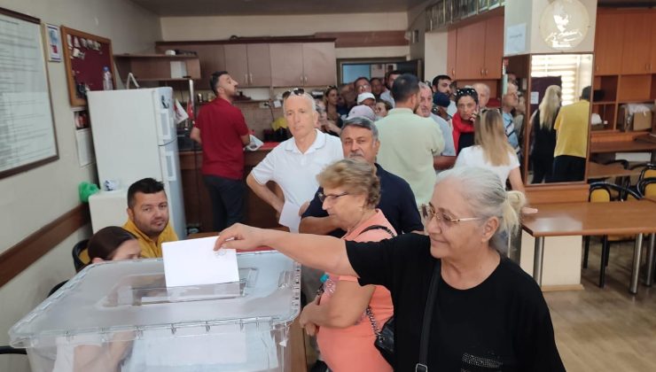 CHP’nin delege seçimlerinin ilk gününde 2 sandıktan da “kırmızı” çıktı