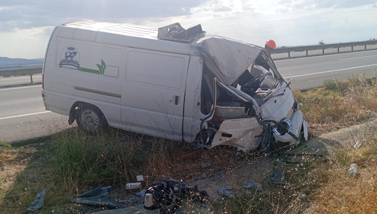 Takla atan kamyonetin sürücüsü yaralandı