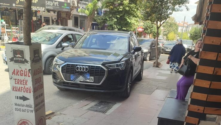 Kaldırıma park eden yabancı plakalı araca tepki…