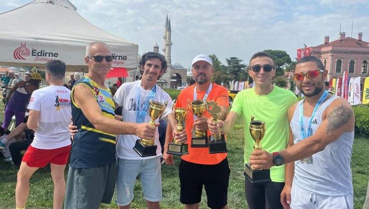 Koşan Keşan Ekibi, Edirne Yarı Maratonu’ndan derecelerle döndü