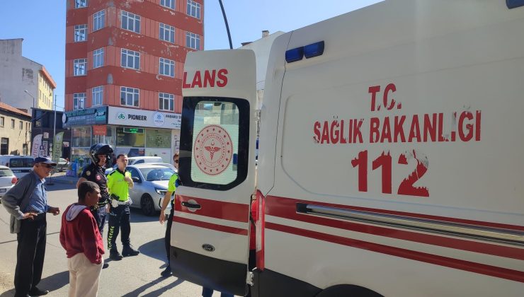 Kızdığı minibüse tekme atmak isterken belini kırdı