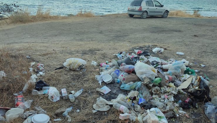 Tatilini yaptılar çöpleri döküp gittiler!