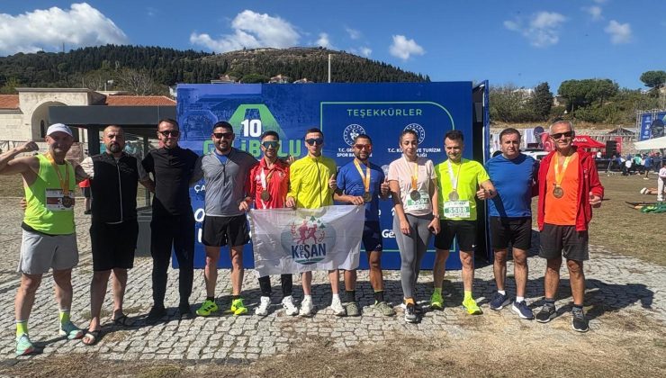 Koşan Keşan ekibi, Gelibolu Maratonu’nda dereceler elde etti