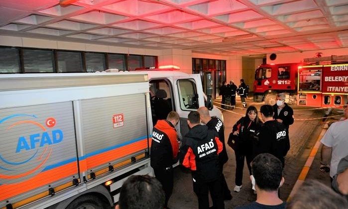 Hastanede korkutan yangın