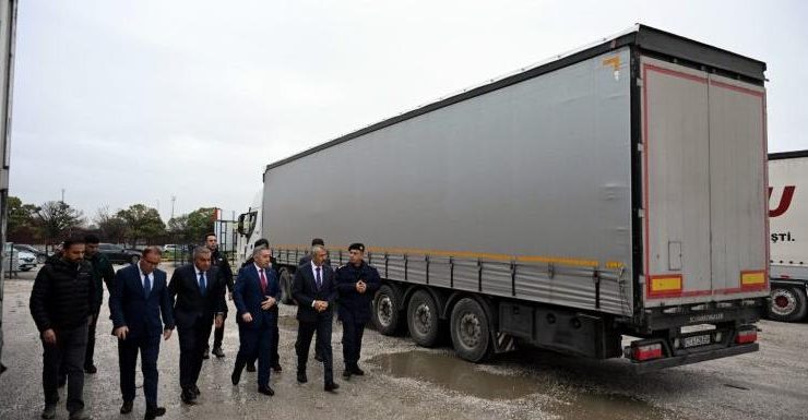 Kapıkule’de, tarihi TIR geçişi rekor kırdı