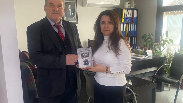 Gazetemizi ziyaret eden Ali Koç Elegeçmez kaleme aldığı 8. kitabını hediye etti