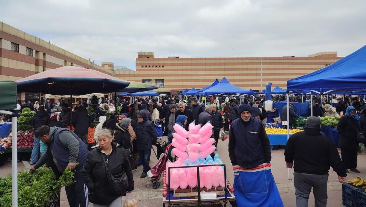 Pazarda bayram hareketliliği…