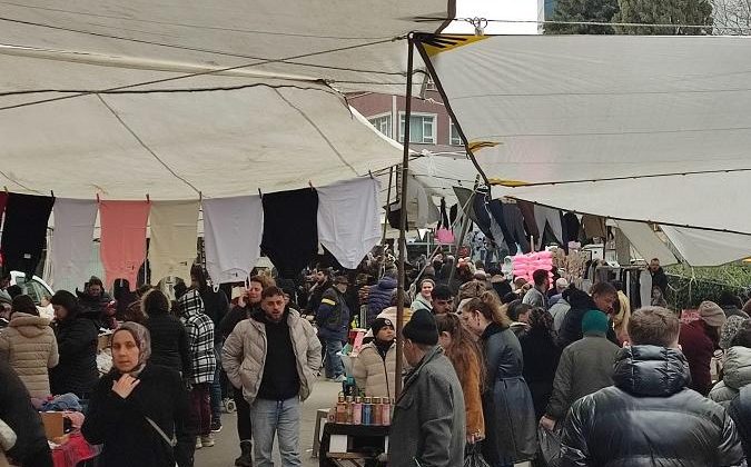 Bayram pazarında yoğunluk yaşandı