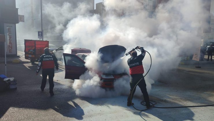 Otomobilde çıkan yangın korkuttu
