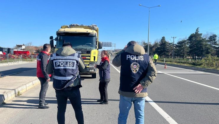 İpsala’da gıda malzemesi ve hayvan taşıyan araçlar denetleniyor