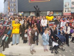 Eğitimciler taleplerini “Yaşam Nöbeti”nde dile getirdi