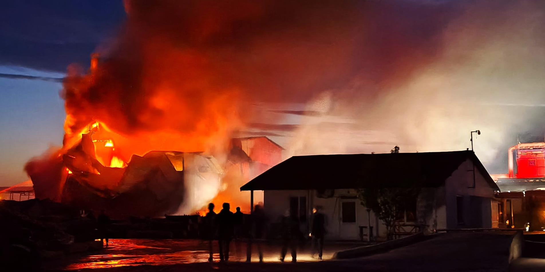 Kereste fabrikasında yangın