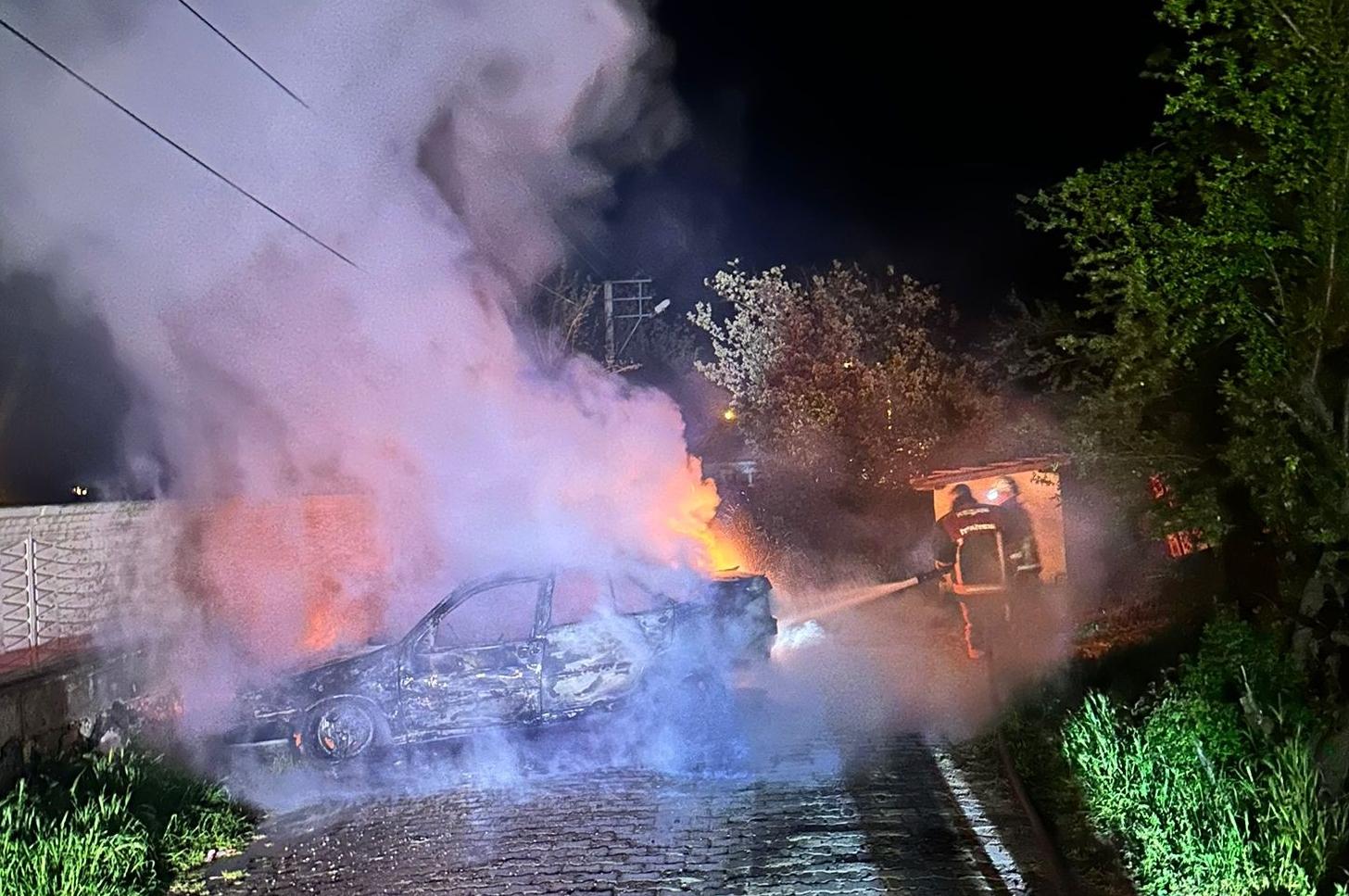 Park halindeki otomobil küle döndü