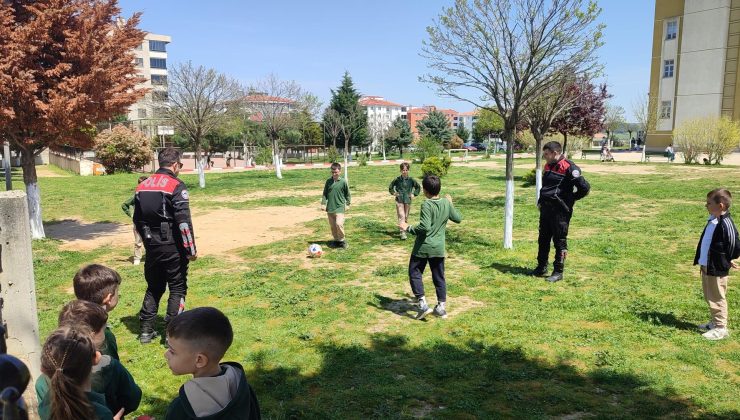 Sadece güvenlik değil oyun arkadaşı da oldular