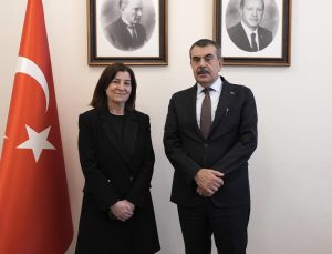 Aksal, Bakan Tekin ile bir araya geldi