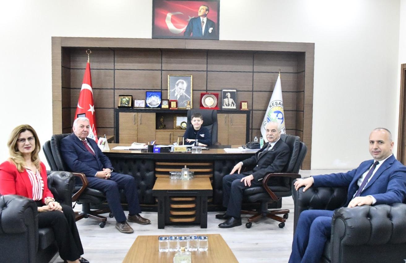 Keşan Belediyesi’nde 23 Nisan Geleneği: Koltuk Bilge Kağan’a emanet