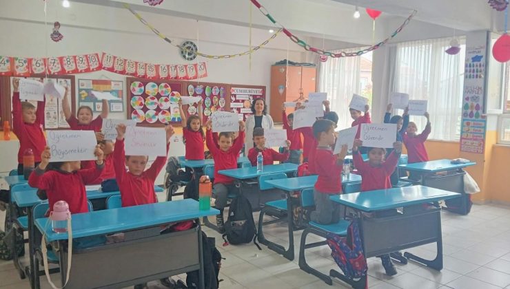 Dr. Ali İhsan Çuhacı öğrencilerinden öğretmenlerine anlamlı destek