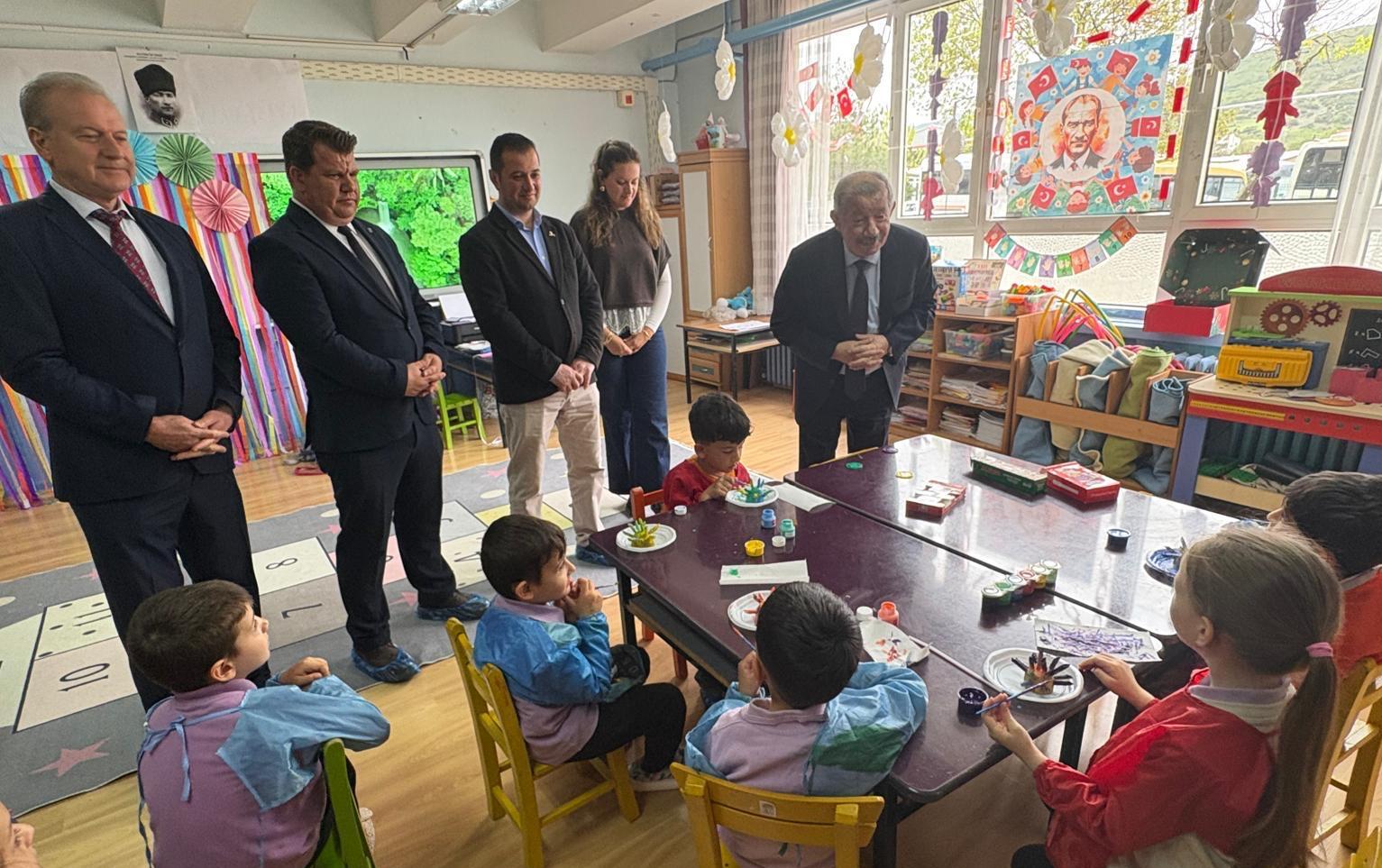Kaymakam Mercan çocukların 23 Nisan sevincine ortak oldu