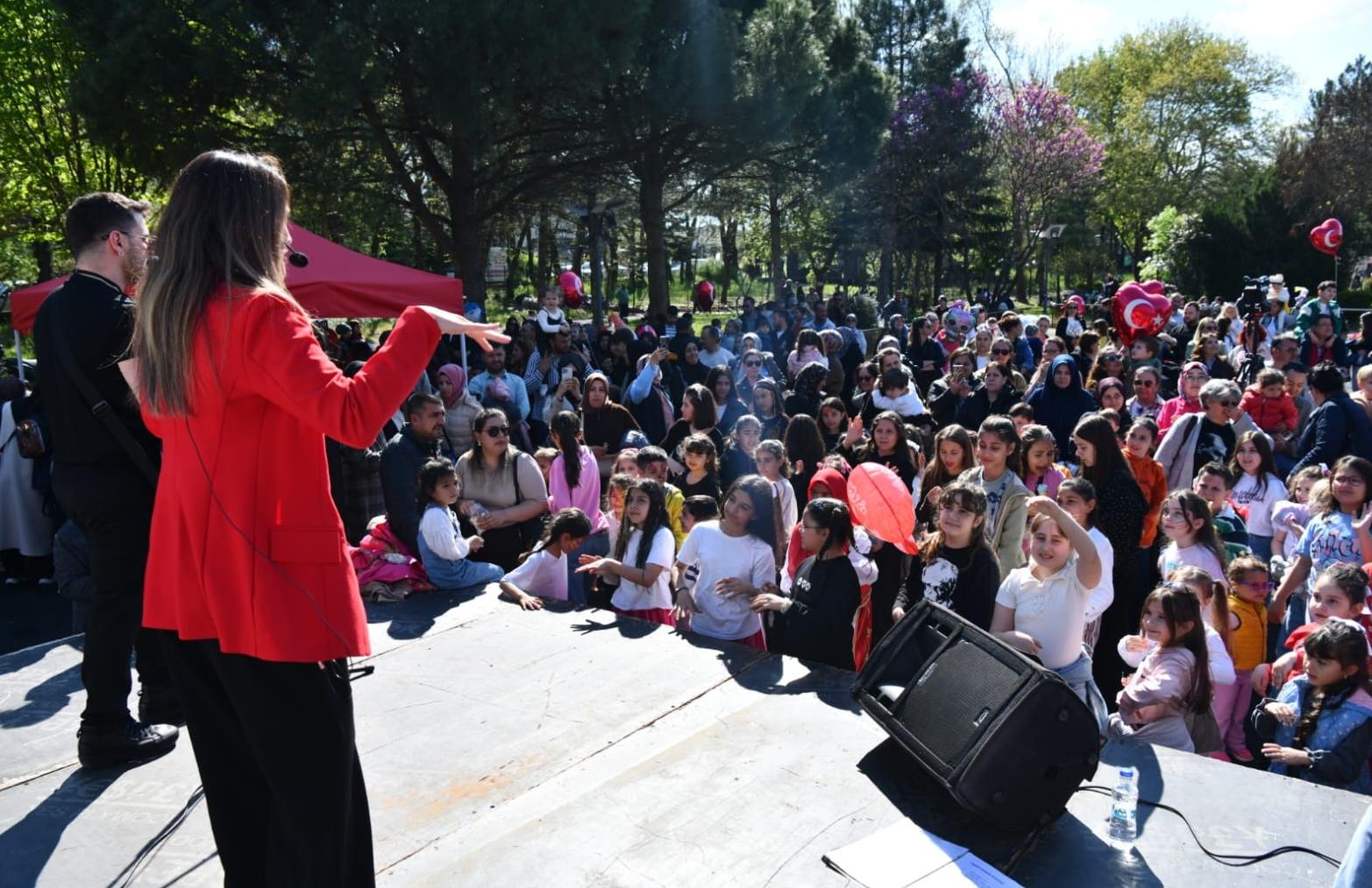 Keşan’da 23 Nisan coşkusu çocuk şenliği ile taçlandı