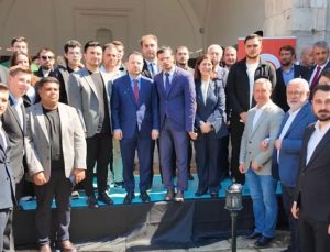 Bakan Gürlek gençler ile bir araya geldi