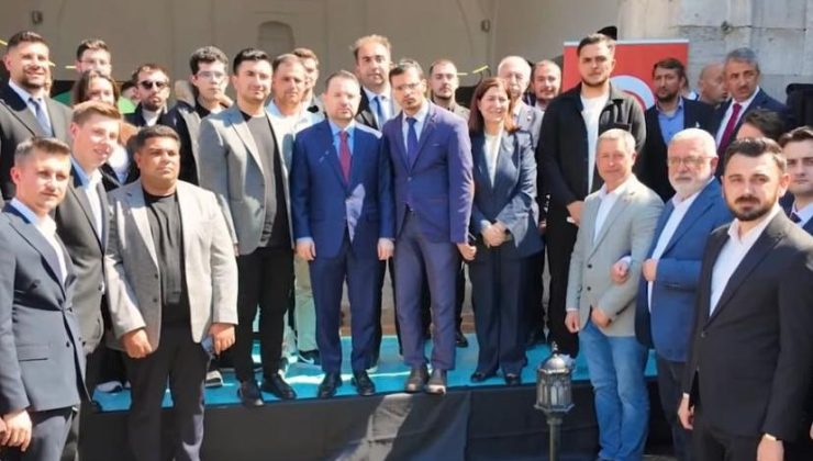 Bakan Gürlek gençler ile bir araya geldi