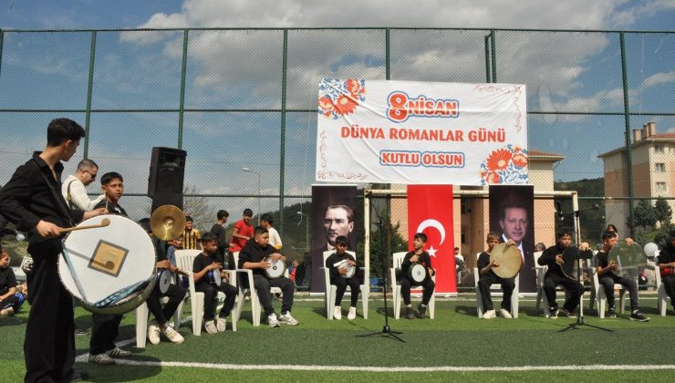 Dünya Romanlar Günü’nde renkli kutlama…