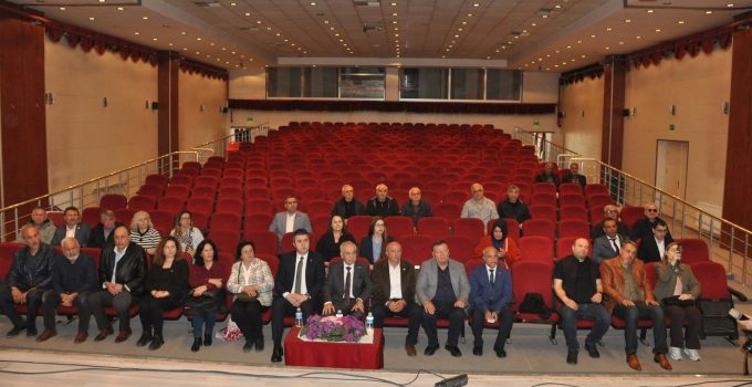 “Roman Kimliği” konulu panel gerçekleştirildi