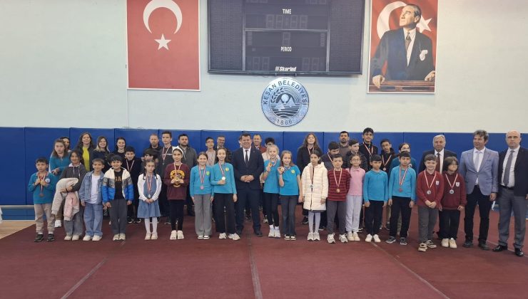 İlkokul ile ortaokullar arası akıl ve zeka oyunları turnuvası gerçekleştirildi