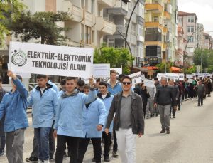 “Maarifin Kalbinde Marifetli Gençlik Yürüyüşü” yapıldı