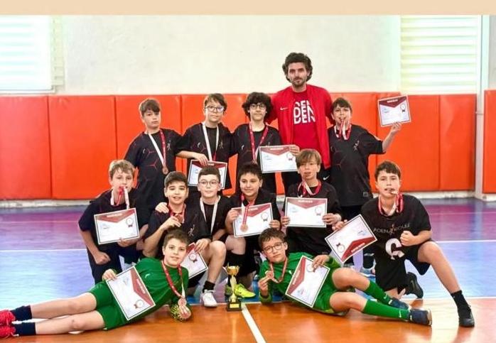 Keşan Şampiyonu Aden Koleji Edirne’den de başarıyla döndü